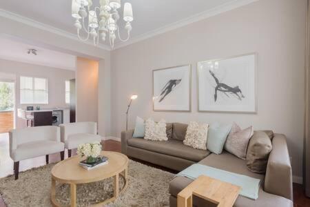 Modern Apartment In Rosebank Johannesburg Ngoại thất bức ảnh